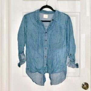 Francesca's Button-up Patterned Chambray Blouse w/ Split Back